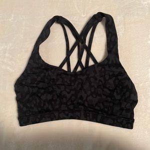 Lululemon Free to Be Serene C/D Sz 6